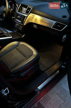 Позашляховик / Кросовер Mercedes-Benz M-Class 2012 в 