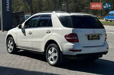 Позашляховик / Кросовер Mercedes-Benz M-Class 2010 в 
