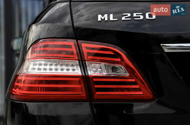 Внедорожник / Кроссовер Mercedes-Benz M-Class 2014 в 
