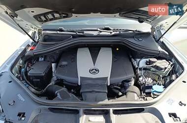 Внедорожник / Кроссовер Mercedes-Benz M-Class 2012 в 