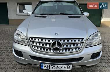 Позашляховик / Кросовер Mercedes-Benz M-Class 2006 в 