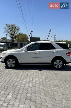 Позашляховик / Кросовер Mercedes-Benz M-Class 2009 в 