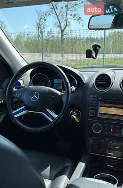 Позашляховик / Кросовер Mercedes-Benz M-Class 2009 в 