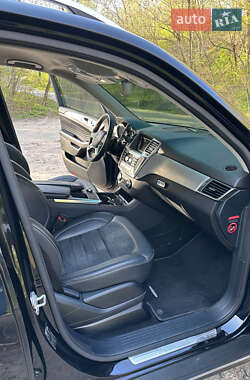 Внедорожник / Кроссовер Mercedes-Benz M-Class 2012 в 