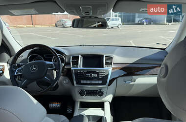 Позашляховик / Кросовер Mercedes-Benz M-Class 2013 в 