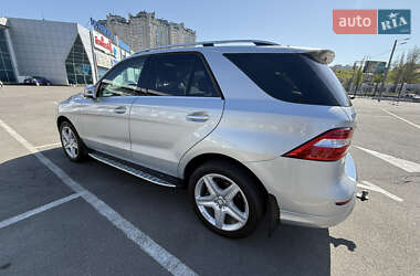 Позашляховик / Кросовер Mercedes-Benz M-Class 2013 в 
