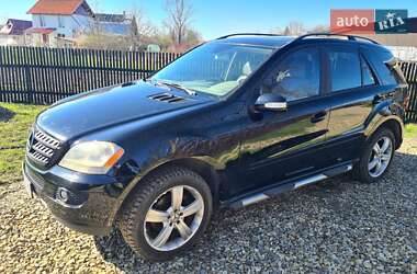 Внедорожник / Кроссовер Mercedes-Benz M-Class 2005 в 