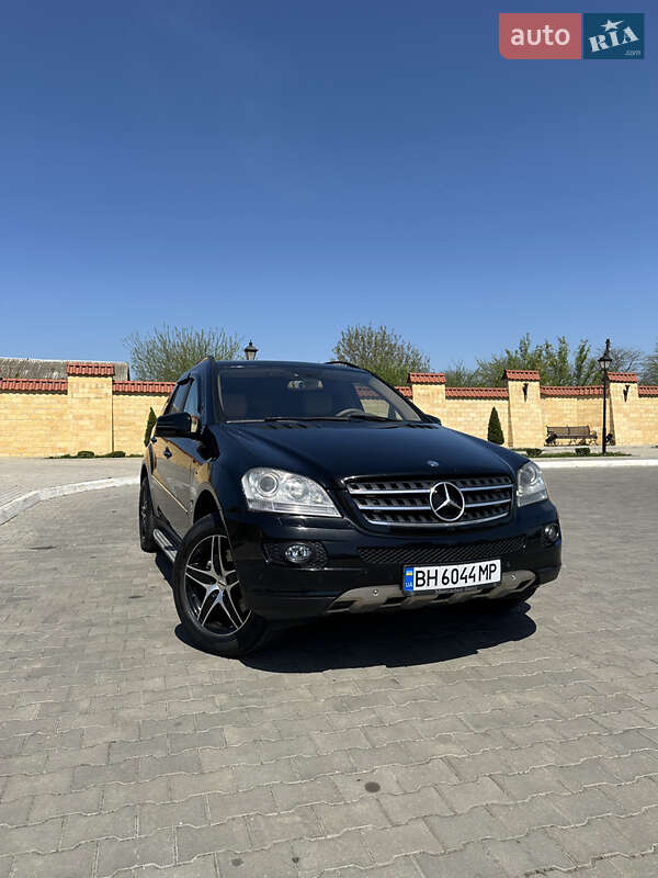 Внедорожник / Кроссовер Mercedes-Benz M-Class 2006 в Измаиле