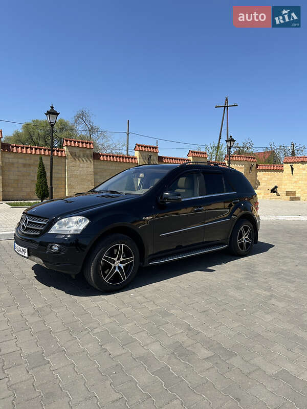 Внедорожник / Кроссовер Mercedes-Benz M-Class 2006 в Измаиле