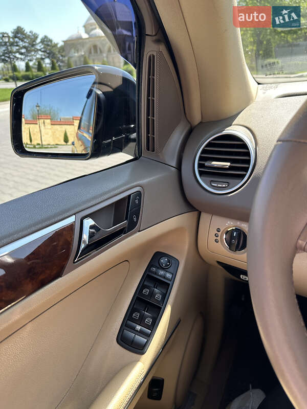 Внедорожник / Кроссовер Mercedes-Benz M-Class 2006 в Измаиле
