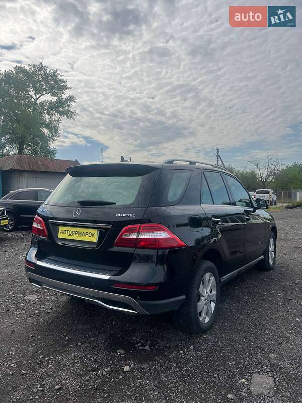 Внедорожник / Кроссовер Mercedes-Benz M-Class 2012 в Ужгороде