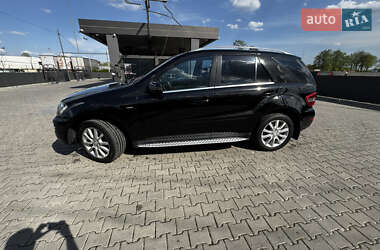 Внедорожник / Кроссовер Mercedes-Benz M-Class 2011 в 