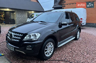 Внедорожник / Кроссовер Mercedes-Benz M-Class 2009 в 