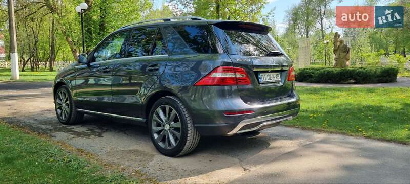 Внедорожник / Кроссовер Mercedes-Benz M-Class 2013 в Ирпене