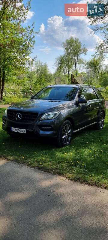 Внедорожник / Кроссовер Mercedes-Benz M-Class 2013 в Ирпене