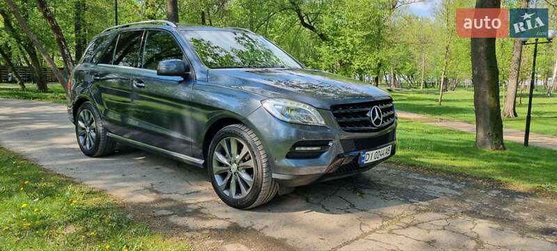 Внедорожник / Кроссовер Mercedes-Benz M-Class 2013 в Ирпене