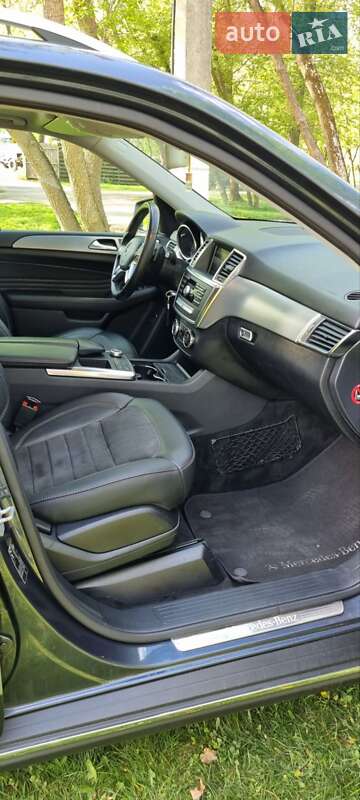 Внедорожник / Кроссовер Mercedes-Benz M-Class 2013 в Ирпене