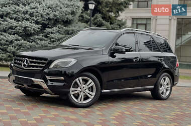 Внедорожник / Кроссовер Mercedes-Benz M-Class 2015 в 