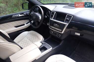 Позашляховик / Кросовер Mercedes-Benz M-Class 2015 в 