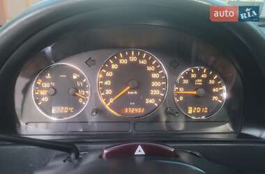 Внедорожник / Кроссовер Mercedes-Benz M-Class 2002 в 