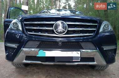 Позашляховик / Кросовер Mercedes-Benz M-Class 2015 в 