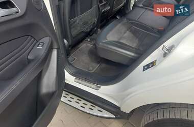 Внедорожник / Кроссовер Mercedes-Benz M-Class 2013 в 