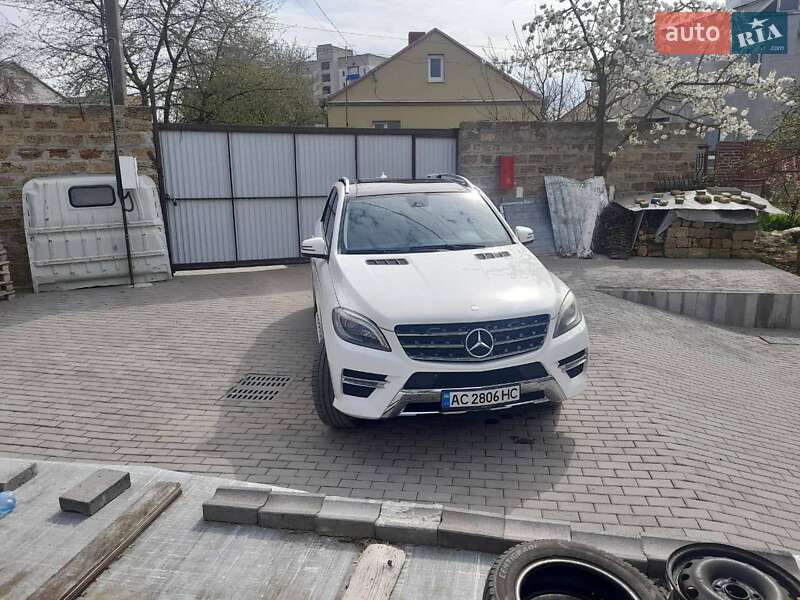 Внедорожник / Кроссовер Mercedes-Benz M-Class 2013 в Луцке