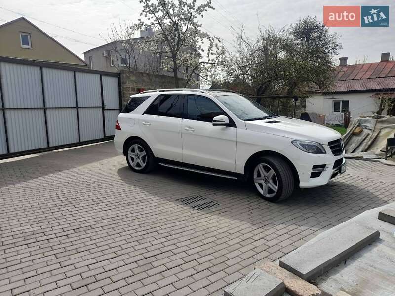 Внедорожник / Кроссовер Mercedes-Benz M-Class 2013 в Луцке