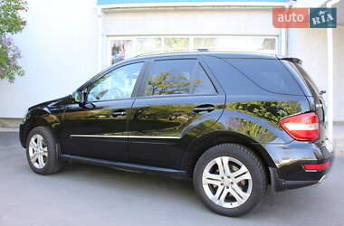 Внедорожник / Кроссовер Mercedes-Benz M-Class 2010 в 