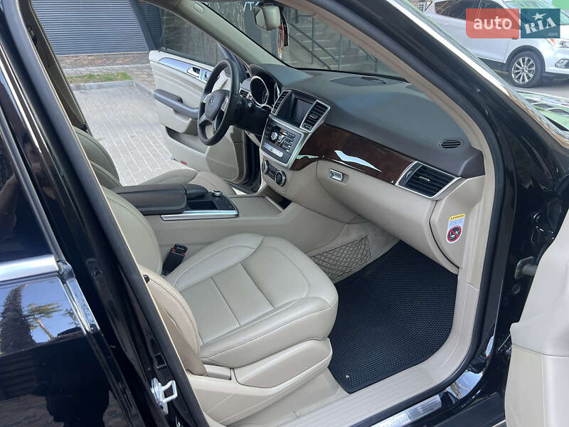 Внедорожник / Кроссовер Mercedes-Benz M-Class 2012 в Киеве