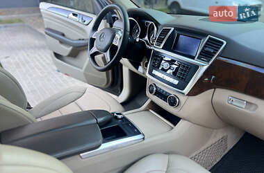 Внедорожник / Кроссовер Mercedes-Benz M-Class 2012 в 