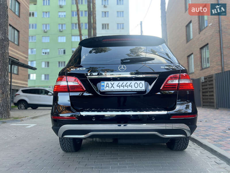 Внедорожник / Кроссовер Mercedes-Benz M-Class 2012 в Киеве