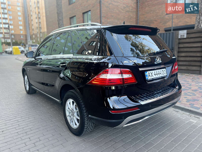 Внедорожник / Кроссовер Mercedes-Benz M-Class 2012 в Киеве