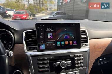 Позашляховик / Кросовер Mercedes-Benz M-Class 2013 в 