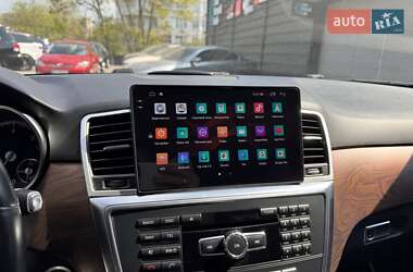Позашляховик / Кросовер Mercedes-Benz M-Class 2013 в 