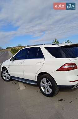 Внедорожник / Кроссовер Mercedes-Benz M-Class 2011 в 