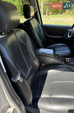 Внедорожник / Кроссовер Mercedes-Benz M-Class 2001 в 