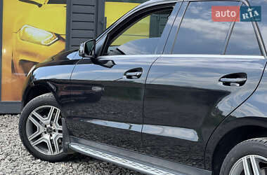 Внедорожник / Кроссовер Mercedes-Benz M-Class 2011 в 