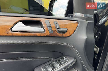 Внедорожник / Кроссовер Mercedes-Benz M-Class 2011 в 