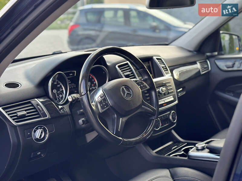 Внедорожник / Кроссовер Mercedes-Benz M-Class 2014 в Ровно