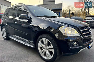 Внедорожник / Кроссовер Mercedes-Benz M-Class 2010 в 