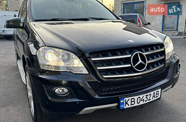 Внедорожник / Кроссовер Mercedes-Benz M-Class 2010 в 