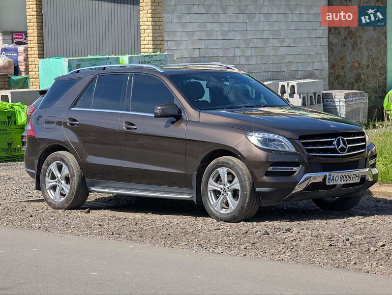 Позашляховик / Кросовер Mercedes-Benz M-Class 2013 в Сваляві