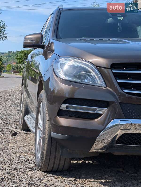 Позашляховик / Кросовер Mercedes-Benz M-Class 2013 в Сваляві