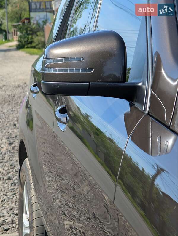 Позашляховик / Кросовер Mercedes-Benz M-Class 2013 в Сваляві