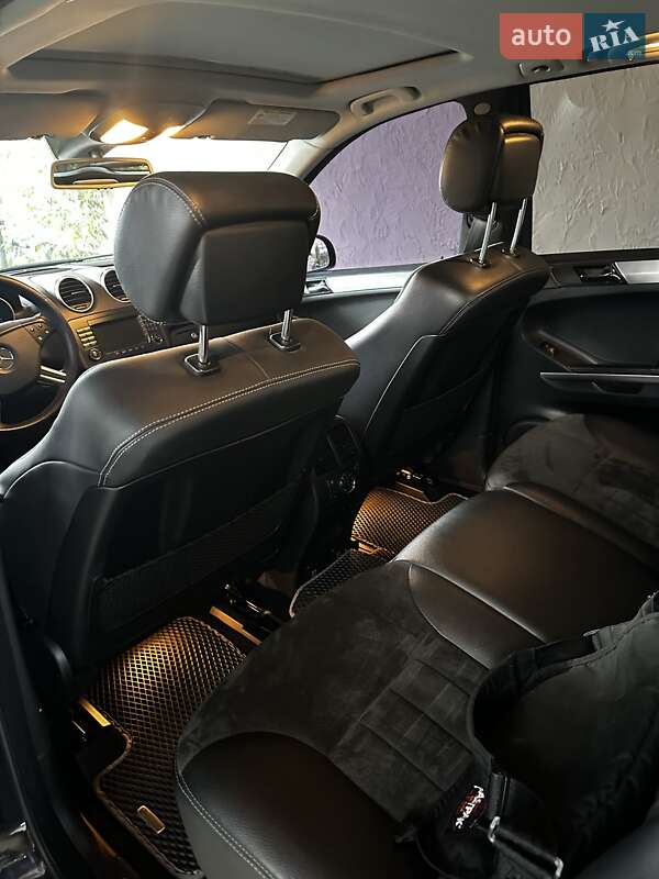 Внедорожник / Кроссовер Mercedes-Benz M-Class 2006 в Черновцах