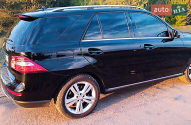 Внедорожник / Кроссовер Mercedes-Benz M-Class 2013 в 