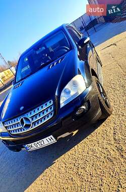 Внедорожник / Кроссовер Mercedes-Benz M-Class 2006 в 