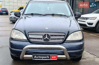 Позашляховик / Кросовер Mercedes-Benz M-Class 1999 в 