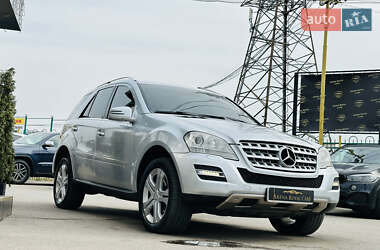Позашляховик / Кросовер Mercedes-Benz M-Class 2011 в 
